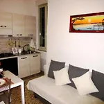 Le Gemme Di - Alloggi In Centro Storico - Via Della Cupa / Via Deliziosa 3*