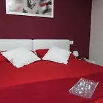 Le Gemme Di - Alloggi In Centro Storico - Via Della Cupa / Via Deliziosa Гостевой дом 3*