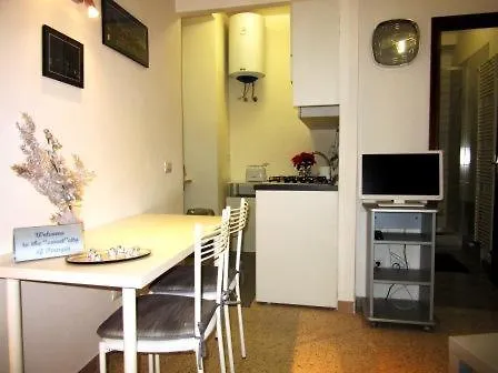 Casa de hóspedes Le Gemme Di - Alloggi In Centro Storico - Via Della Cupa / Via Deliziosa 3*