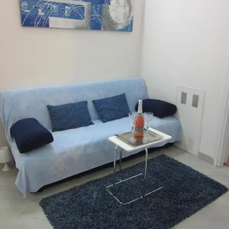 Le Gemme Di - Alloggi In Centro Storico - Via Della Cupa / Via Deliziosa 3*