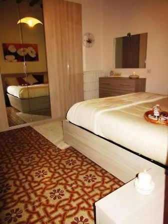 Le Gemme Di - Alloggi In Centro Storico - Via Della Cupa / Via Deliziosa 3*