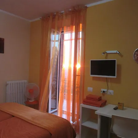 Le Gemme Di - Alloggi In Centro Storico - Via Della Cupa / Via Deliziosa 3*