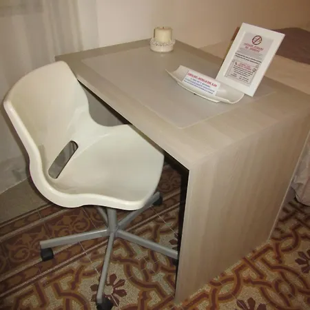 Le Gemme Di - Alloggi In Centro Storico - Via Della Cupa / Via Deliziosa 3*