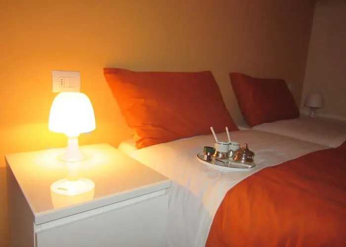 Affittacamere Le Gemme Di - Alloggi In Centro Storico - Via Della Cupa / Via Deliziosa 3*