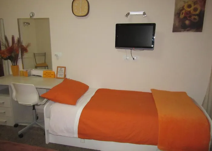 Le Gemme Di - Alloggi In Centro Storico - Via Della Cupa / Via Deliziosa 3*