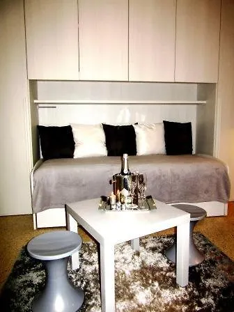 Le Gemme Di - Alloggi In Centro Storico - Via Della Cupa / Via Deliziosa Affittacamere 3*